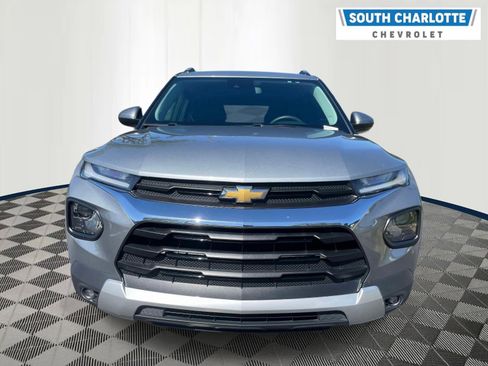 Used 2023 Chevrolet TrailBlazer LT FWD image 2