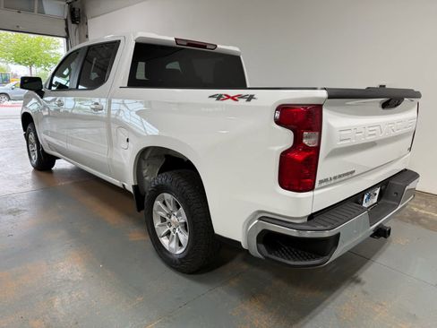 Used 2025 Chevrolet Silverado 1500 LT AWD/4WD image 3