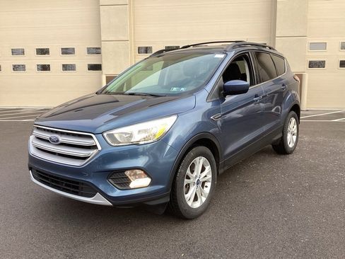 Used 2018 Ford Escape SE image 3