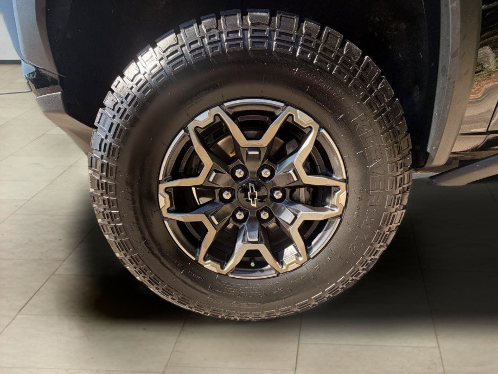 Used 2023 Chevrolet Colorado ZR2 w/ ZR2 Convenience Package III AWD/4WD image 10