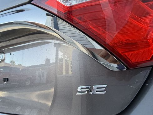 Used 2015 Toyota Camry SE FWD image 25