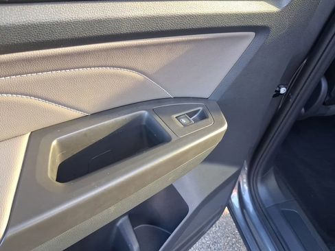 Used 2022 Volkswagen Atlas Cross Sport SE w/ Panoramic Sunroof Package FWD image 11