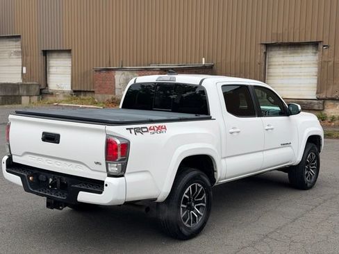 Used 2021 Toyota Tacoma TRD Sport w/ Technology Package AWD/4WD image 5