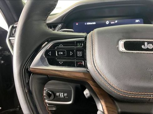 Used 2025 Jeep Grand Cherokee Summit w/ Obsidian Package AWD/4WD image 10