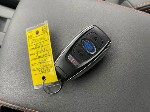 Used 2024 Subaru Crosstrek 2.5i Limited image 4