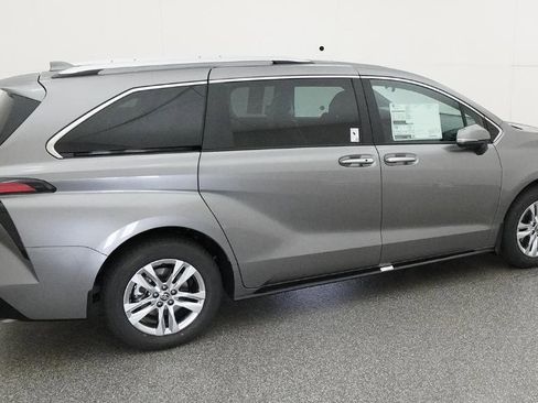 New 2026 Toyota Sienna Limited image 15