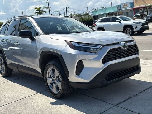 Used 2024 Toyota RAV4 LE AWD/4WD image 16