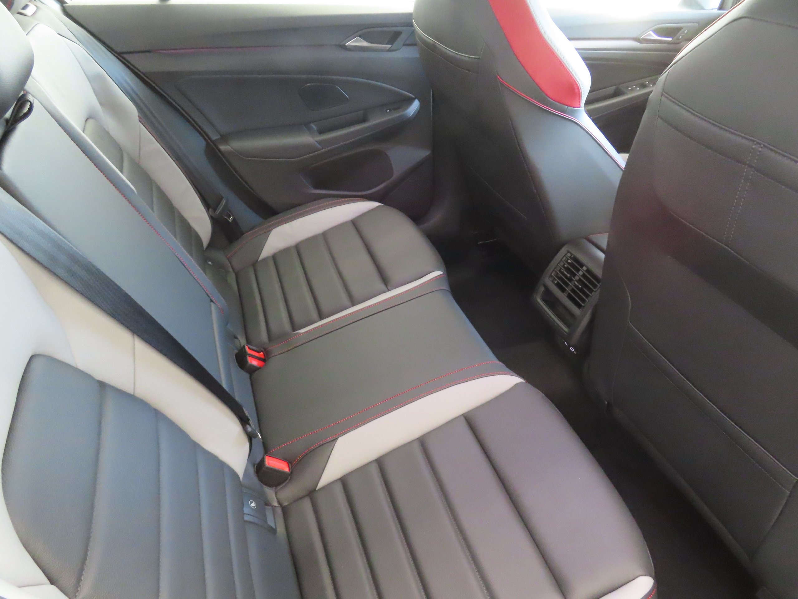 New 2026 Volkswagen GTI SE FWD image 23