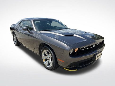 Used 2021 Dodge Challenger SXT RWD image 3