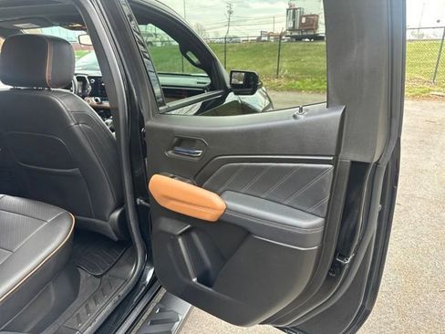 Used 2024 GMC Canyon AT4 w/ AT4 Premium Package image 21