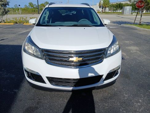 Used 2016 Chevrolet Traverse LT FWD image 2