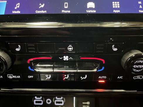 Used 2024 Jeep Grand Cherokee Limited w/ Trailer Tow Package image 7