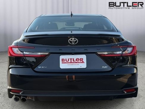 New 2026 Toyota Camry SE FWD image 5