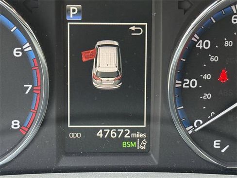 Certified 2018 Toyota RAV4 Limited image 9