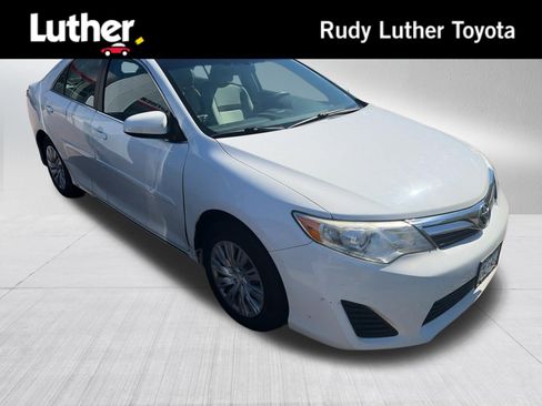 Used 2012 Toyota Camry LE FWD image 1