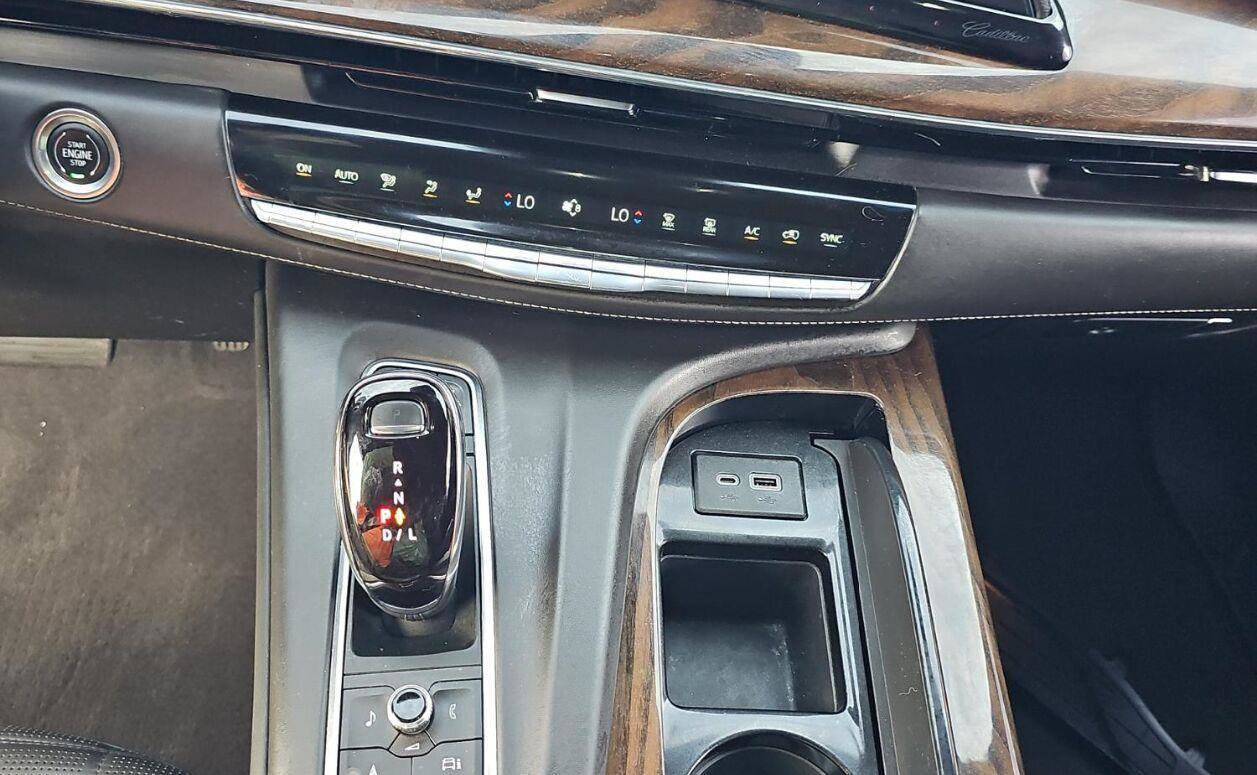 Used 2023 Cadillac Escalade ESV Sport Platinum w/ LPO, ONYX Package AWD/4WD image 12