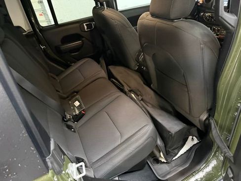 Used 2022 Jeep Gladiator Sport image 34