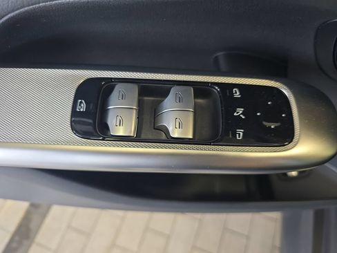 Used 2026 Mercedes-Benz GLC 300 image 30