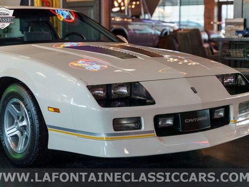 Used 1990 Chevrolet Camaro IROC-Z image 11