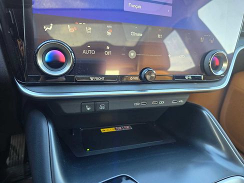 Used 2023 Lexus RZ 450e Premium image 31