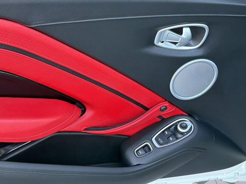 Used 2021 Aston Martin V8 Vantage Roadster RWD image 13