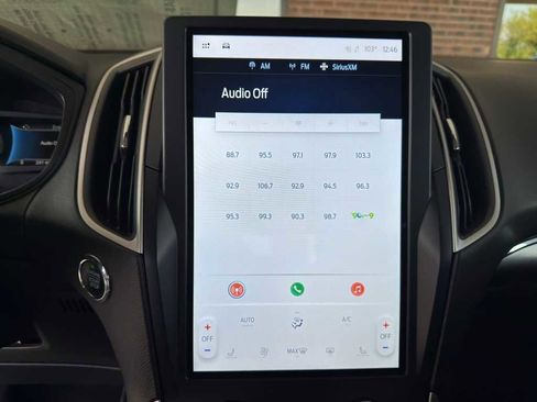 Used 2022 Ford Edge SEL image 18