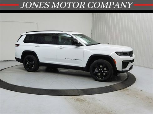 New 2026 Jeep Grand Cherokee L Limited image 1