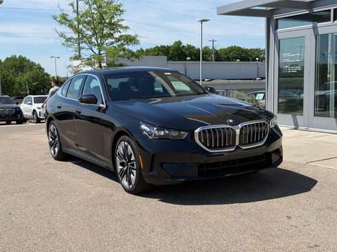Used 2026 BMW 540i xDrive AWD/4WD image 1