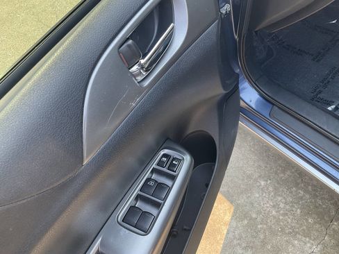 Used 2011 Subaru Impreza Outback Sport image 10