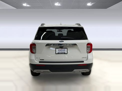 Used 2023 Ford Explorer XLT w/ Equipment Group 202A image 7