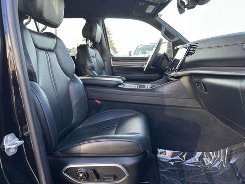 Used 2024 Jeep Wagoneer L Series II w/ Flexible Seating Group image 26