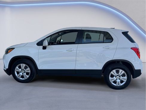 Used 2019 Chevrolet Trax LS FWD image 3