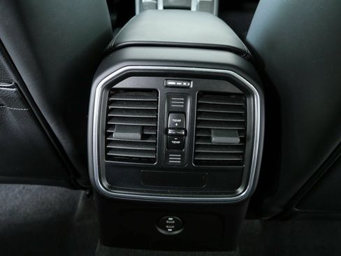Certified 2021 Porsche Macan S AWD/4WD image 21