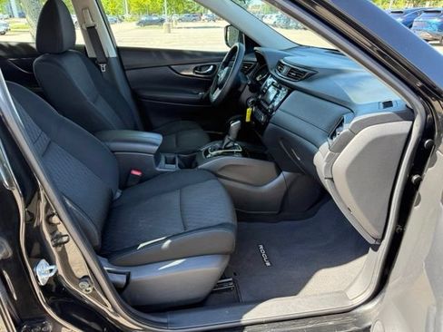 Used 2017 Nissan Rogue S AWD/4WD image 26