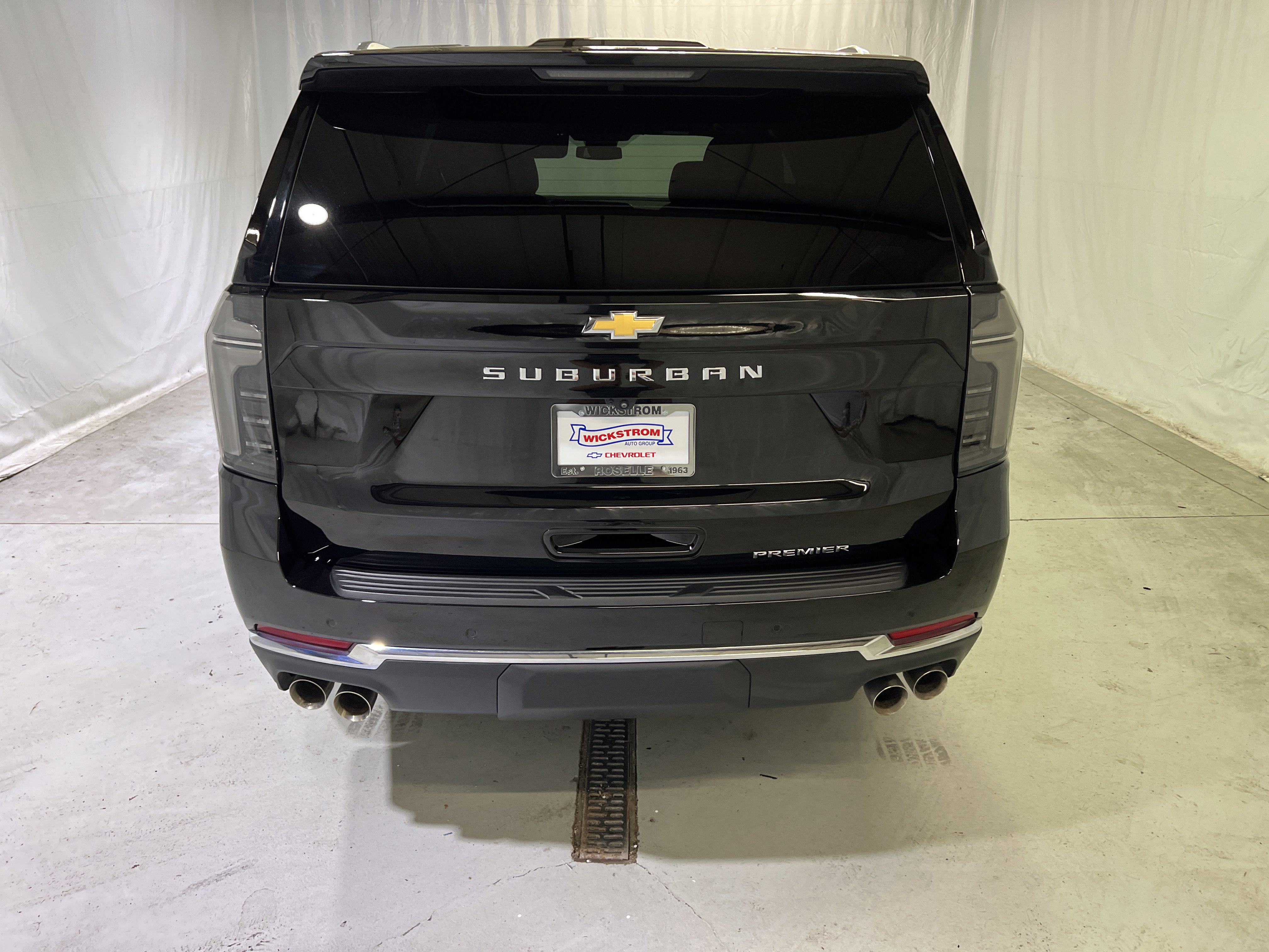 Certified 2025 Chevrolet Suburban Premier w/ Max Trailering Package AWD/4WD image 9