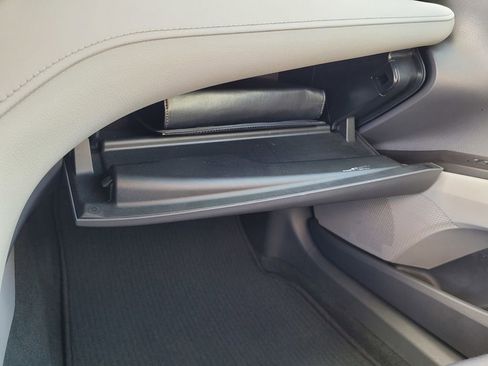 Used 2022 Toyota Camry LE w/ Carpet Mat Package (TMS) FWD image 18