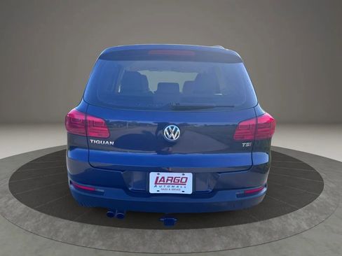 Used 2016 Volkswagen Tiguan S image 8