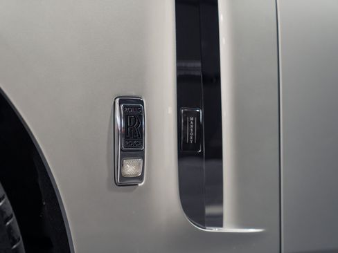 Used 2020 Rolls-Royce Phantom Sedan RWD image 34