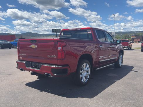 Used 2023 Chevrolet Silverado 1500 High Country w/ High Country Premium Package AWD/4WD image 3