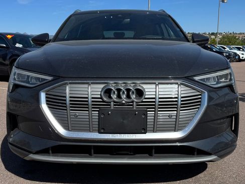 Used 2019 Audi e-tron Prestige w/ Prestige Package AWD/4WD image 2