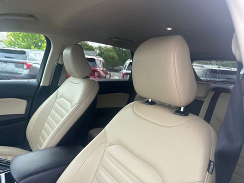 Used 2020 Ford Edge SEL w/ Convenience Package AWD/4WD image 13