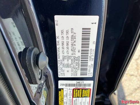 Used 2023 Toyota Sequoia Capstone AWD/4WD image 35