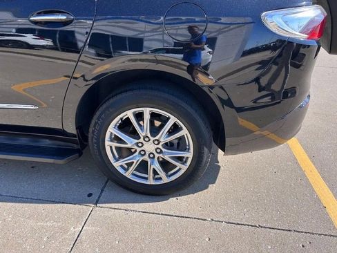 Used 2022 Buick Enclave Premium image 6