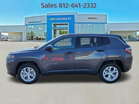 Used 2024 Jeep Compass Sport AWD/4WD image 4