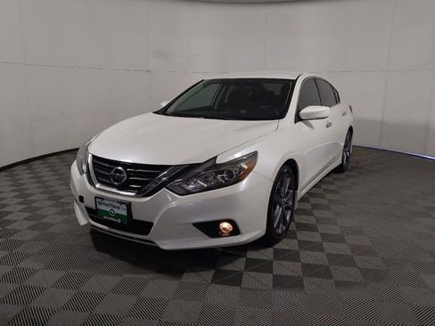 Used 2018 Nissan Altima 2.5 SR w/ SR Special Edition FWD image 15