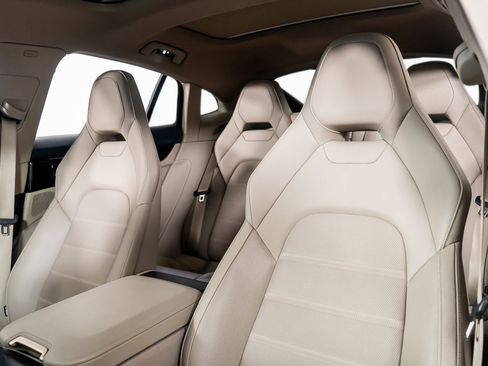 Used 2024 Porsche Panamera 4 w/ Premium Package image 3