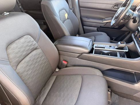 Certified 2024 Nissan Pathfinder SV FWD image 11