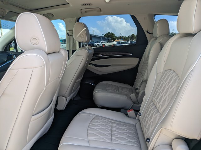 Used 2023 Buick Enclave Avenir w/ Avenir Technology Package AWD/4WD image 14