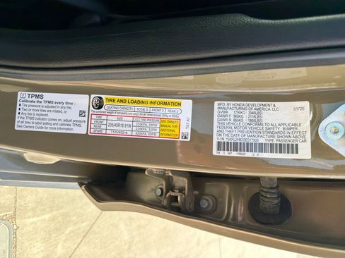 Used 2025 Honda Civic Sport image 29