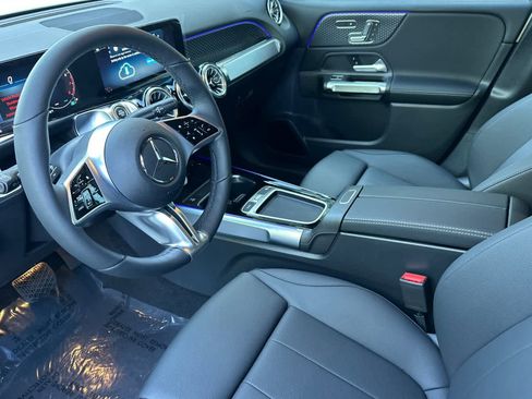 New 2026 Mercedes-Benz GLB 250 image 9